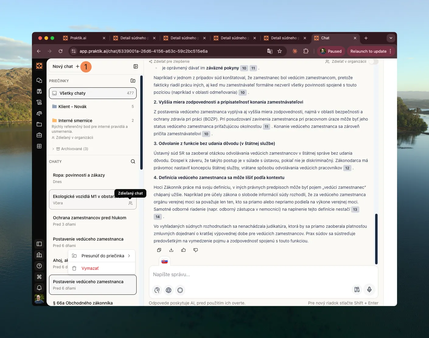 Tlačidlo "Nový chat" vyznačené číslom 1